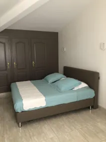 Semi-fritliggende villa i stille ejendom; landsby nær Montpellier - Image 4