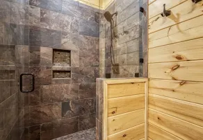Bear Tracks Lodge cabin - Image 3