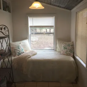 Little Cottage in the Woods - Image 4