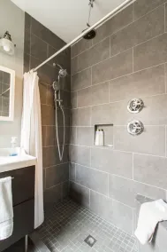 # 1 classé propriété VRBO! Haut de gamme, mezzanine, condo 2 chambres près de BC & Fenway w / parking - Image 3