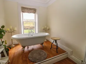 HAZEL BROW - Country House Retreat with Alpaca Walks, Farm & Hot Tub Rental Available - Image 3
