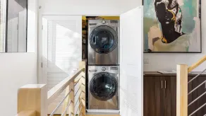 Silverlake Sunset Treehouse Art-filled Escape w/ Jacuzzi + Sauna Avantstay - Image 4