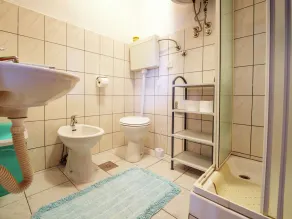Cottage in Lovinac near Paklenica Park - Image 3
