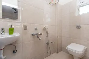 Mistyblue Serviced Apartments 4 - Image 2