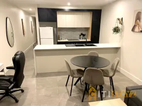 Braddon 1BD - Walk to Cafés, Secure Parking - Image 3