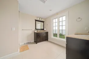 Stunning Oceanview: Walk to Private Beach - Image 3