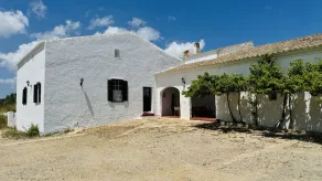 Spacious farmhouse, 4 bedrooms, 4 bathrooms, free WiFi - Image 4