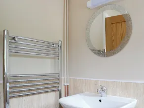 2 bedroom accommodation in Pen-y-Bont, near Llandrindod Wells - Image 2
