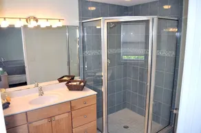 3 bed 3 bath home on quiet canal with heated and chilled pool - Image 3