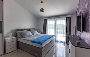 Lovely home in Draguc - Image 4