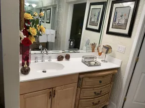 Spectacular place in Golden Gates Estates - Image 4