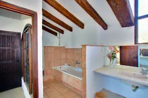 Family holidays in Spain, ideal for groups, 11bed estate with 2 pools, jacuzzi.. - Image 5
