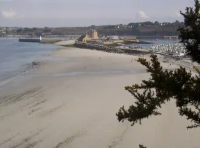 Vue panoramique sur le port de Camaret sur Mer - Image 5