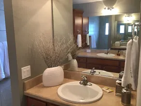 Beautifully decorated 3 bdrm home w/Open Floor Plan, BBQ & WiFi - Image 4