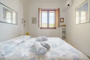 Erice: Sea-View Apartment with Terrace and Private Garden - Image 4