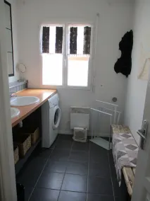Charmerende nyt hus nær strandene, uafhængig, ikke overset, WIFI - Image 3