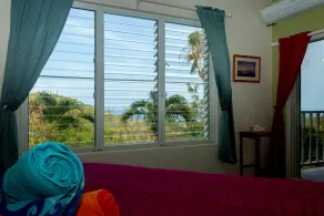 Couples Retreat, King Bed, Wi-Fi, Cable TV, A/C, Close to Cruz Bay - Image 4