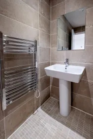Three Tuns Apartments - Maple - sleeps 2 guests  in 1 bedroom - Image 2