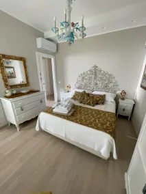 Luxury apartment with private swimming pool and park - Image 3