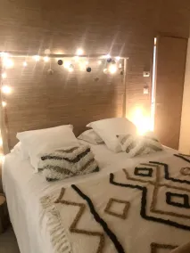 In Chateauneuf de Gadagne, in the heart of the village: 2 separate bedrooms - Image 5
