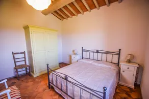 House with private pool & fenced garden 3km from Montecchio. Very quiet area - Image 2