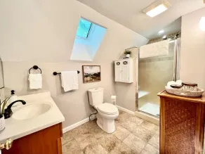 4 BR/2.5 BA Lake House | Pets OK | Fire Pit | Dock - Image 5