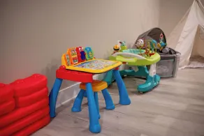 ★ Stort hem • Bubbelbad • Vattenfall + Koi fisk • Familj- och husdjursvänligt • CLEAN • - Image 3