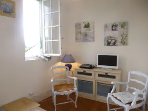 Claires' house  terrace: couze saint  front ,flowers, sun, quiet ,pets welcome - Image 3