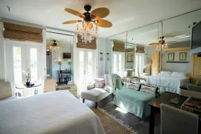 Meilleure vue avec balcon Juliette! Vue des briseurs et des tours d'atout! Kitchenette! - Image 5