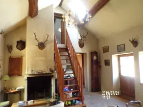 An authentic house in the heart of historic Burgundy - Image 2