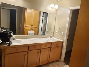KingQueen Suite 113 - Image 2