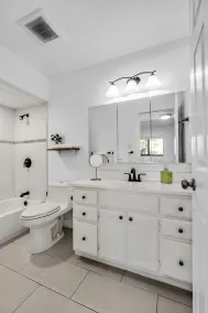 Modern 4 Bedroom Vacation home @ Castro Valley, King or Queen for all - Image 3