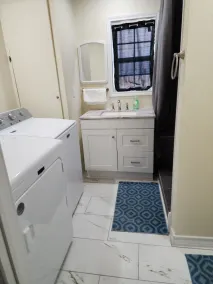 Casa espaciosa de 2 habitaciones | Wi-Fi rápido | Estacionamiento gratuito - Image 3