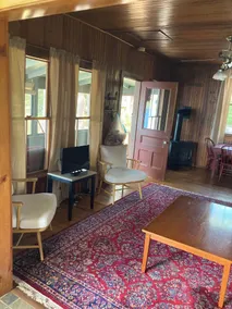 Bedårende historisk Adirondack Lakefront Cottage på Long Lake - Image 2