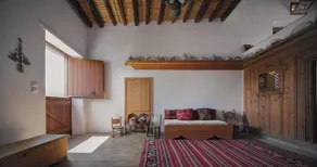 Lovely traditional  house in a greek island with garden - Image 4