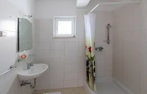 Beautiful Apartment In Klek With House Sea View - Image 3