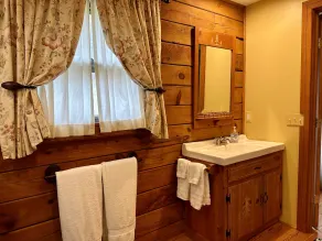 Overlook Cabin: E. Bluff Drive, Lake View, Hot Tub, Firepit, Central-AC, Private - Image 4