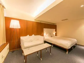 Hotel Landmark Wakayama - Image 2