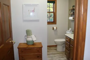 MAISON DE CAMPAGNE ENTIÈREMENT RÉNOVÉE AVEC DES LLAMAS JUSTE À L'EXTÉRIEUR DES FENÊTRES! - Image 4