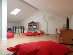Hus i Bayonne med pool i trädbevuxen park - Image 2