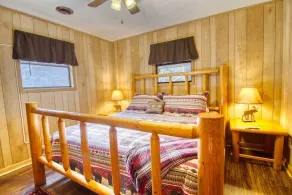Private - Spacious- Creek Lined Cabin  - Image 3