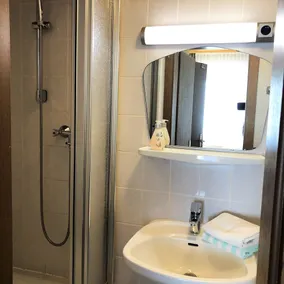 Rental-Nr. 2-Superior-Ensuite-Balcony - Image 4