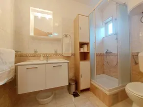 Apartments Ivica, (7889), Makarska, hr - Image 2