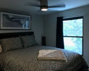 Downtown LUXURY Condo on Pearl! - Image 4