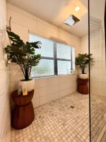 Super stylish 4 BR Home Steps from the Fun - Image 4