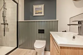 Whalesborough Penthouse 2.0 - Image 3
