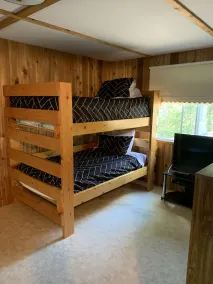 Lakefront cabin at Candle Lake with boat slip - Image 4
