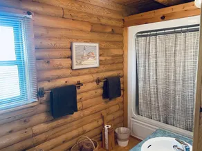 Beautiful 3 Br Log Cabin Close to White Sand Beach - Image 3