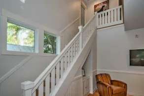 Live oak views from this 3 bedroom cottage; 2 golf carts and peaceful screened in porch - Image 2
