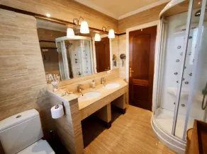 BELLE MAISON AVEC PISCINE 5 \"DU CENTRE HISTORIQUE AVEC LES MEILLEURES VUES !! - Image 5